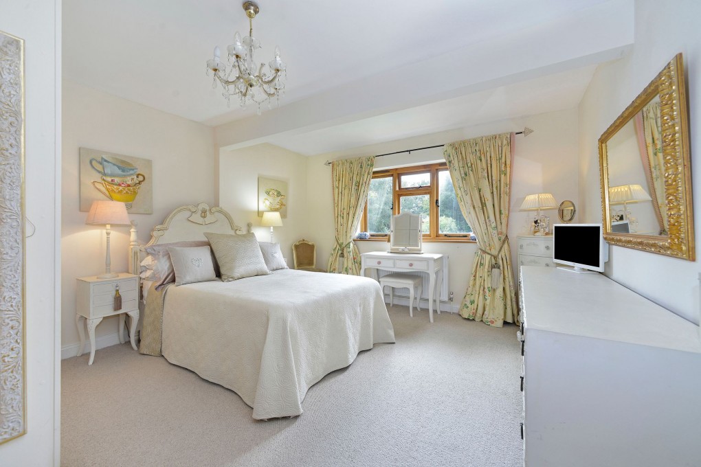 Avenue Road, Cranleigh, GU6 - Photo 11