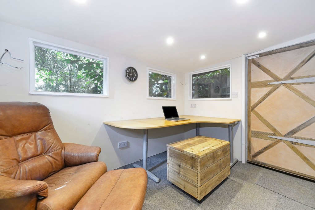 Avenue Road, Cranleigh, GU6 - Photo 16