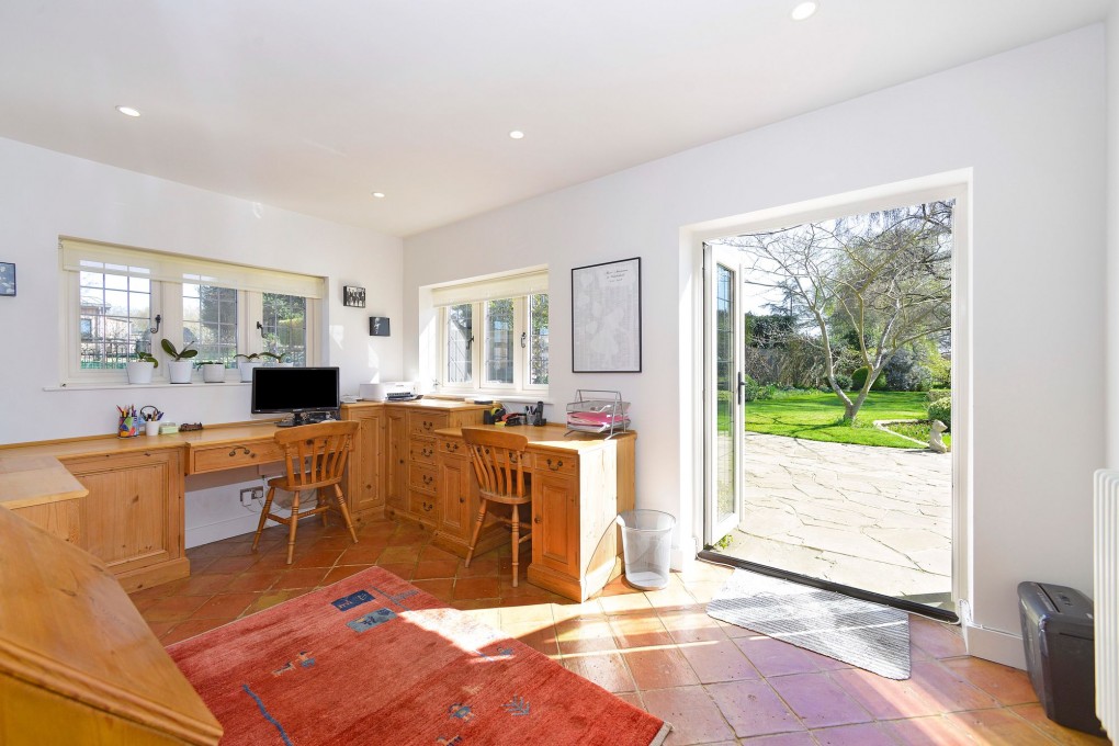 Knowle Lane, Snoxhall Knowle Lane, GU6 - Photo 11