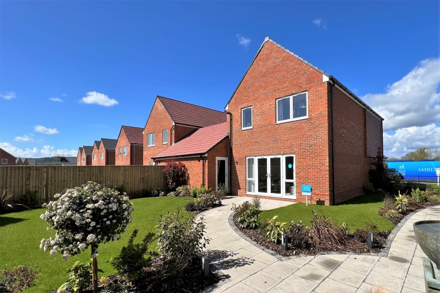 Amber Waterside by Nicholas King Homes, Cranleigh, Surrey, GU6 8NQ Roger Coupe